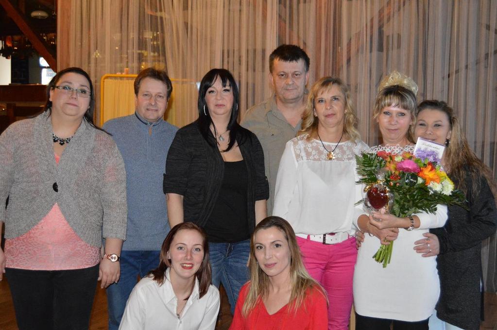 6 PODĚKOVÁNÍ Moji milí kolegové, chtěla bych Vám všem ještě jednou poděkovat za krásný dárek a ocenění mé práce.