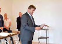 Ve funkcích je nahradili noví ředitelé, kteří vzešli z konkurzního řízení a které den před tím jmenovala do funkce rada města. Paní Mgr. Hanusovou vystřídá Mgr.