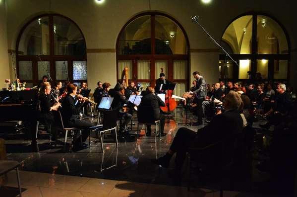 foto: MusicOlomouc Úvodní skladba Conséquences particulièrement blanches ou noires pro Airmachine 2 solo je dílem z roku 2016.