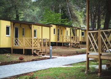 Mobile Homes - KEMP PINETA *** Camp Pineta sa nachádza dva kilometre od malej malebnej rybárskej dediny Fažana, sedem kilometrov od historického mesta Pula.