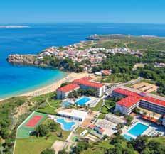 ŠPANĚLSKO ITÁLIE Hotelový komplex umístěný v rozlehlé zahradě, u nádherné písčité pláže.