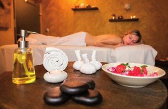 RELAXACE, VÝŽIVA A POHODA Wellness rituály vycházejí z východní filozofie, tisíce let starých tradic našich předků a účinků aromaterapie, které v kombinaci s cílenými masážními technikami přinášení