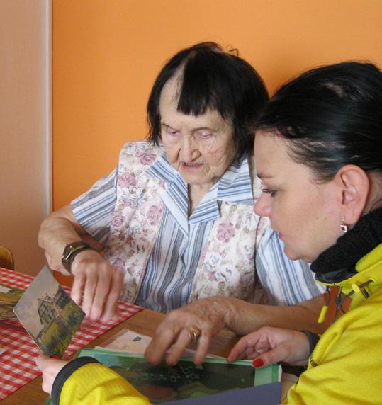 Prostřednictvím asistence mi byla usnadněna péče o ni. S pomocí služby jsem se mohla jak starat o maminku, tak vykonávat svou práci.