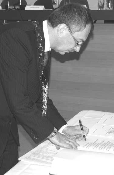 6/ 11. január 2010 Predseda a poslanci BBSK sa ujali svojich funkcií Zdroj údajov: Štatistický úrad SR Ako sa menil počet obyvateľov v kraji, okrese i jeho oboch mestách od 1.1. 31.8. 2009?