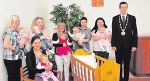 STRANA 4 SOLEČNOST ODBRDSKÉ NOINY 12 Společenská rubrika ODĚKOÁNÍ Moc děkujeme panu Jiřímu eřinovi, starostovi Hořovic, za kladné vyřízení čistého nádraží ČSD v Hořovicích od holubího trusu.