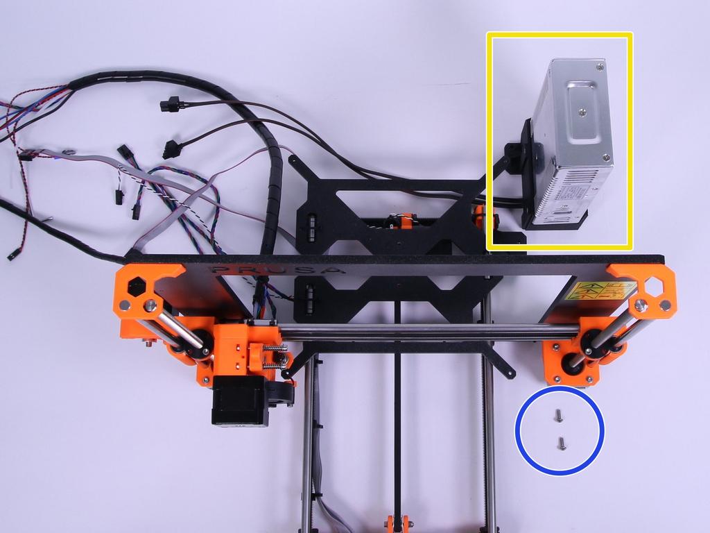 Step 3 Příprava na montáž zdroje Šrouby M4x10 s půlkulatou hlavou (2 ks) 12V/240W zdroj s krytem Step 4 Uchycení zdroje Zdroj