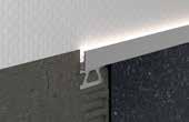 Je možno vytvořit nepřímé osvětlení z hrany profilu přes přilehlé materiály směrem ke stropu nebo osvětlení soklu. Dále je navíc možné vytvořit světelný pás o tloušťce 3 mm s přímým světlem.