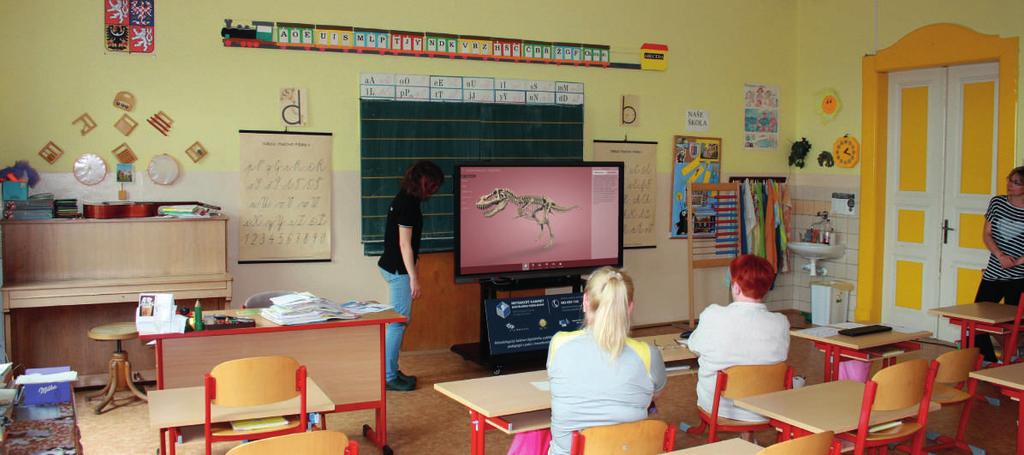 Objednejte si prezentaci Methodological Cabinet of Digital Education Infolinka podpory pedagogů +420 583 035 135 www.metodickykabinet.