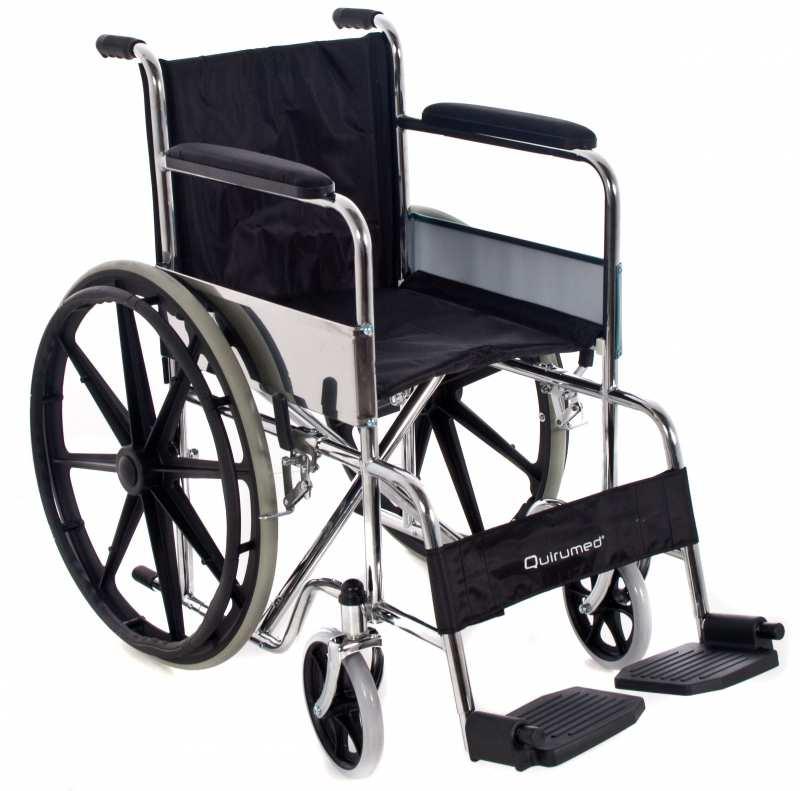 nastavitelná výška. Technické údaje: výška 77-94 cm, šířka 66 cm, hloubka 67,5 cm, hmotnost 7,4 kg, nosnost 136 kg, průměr koleček 20 cm.