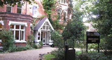 Giles Londýn Highgate, pláž v Brightonu, Buckinghamský palác Teachers of English Course 26 50 minut 12 nejvíce 7-9 Kurzy jsou určeny učitelům, kteří mají zájem zlepšit svoji angličtinu a rozšířit