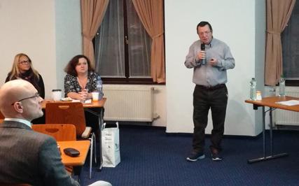 BI THERAPEUTICS reportáž MUDr. Vladimír Holoubek, ortoped, Columna centrum, Brno. potíže zcela ustoupily a muž se opět může plně věnovat svému netradičnímu povolání. Dalším pacientem dr.