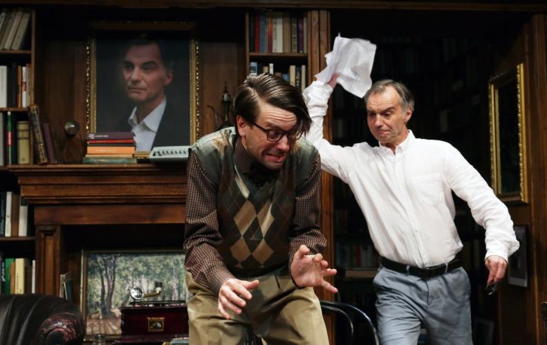 DUBEN 2019 Foto: Hynek Glos Dejvické divadlo VZKŘÍŠENÍ Daniel Doubt Michal Vajdička Ivan Trojan, Martha Issová / Veronika Khek Kubařová, Václav Neužil, Matěj Hádek / Vladimír Polívka, Pavel Šimčík,