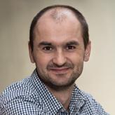 I proto jsme se rozhodli vykročit mimo nám známé online prostředí a spustit terestriální vysílání, které má potenciál oslovit jiné, nové uživatele/diváky.