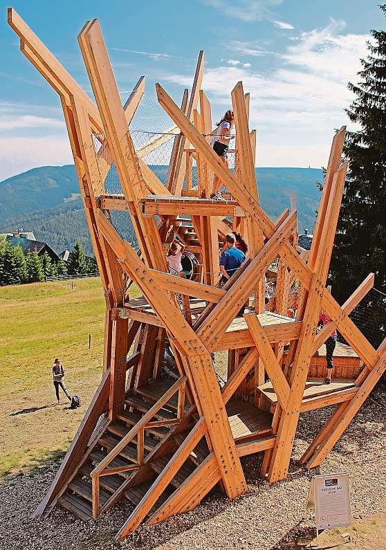 20 14. září 2018 Náš kraj Rys izmije. Nad Velkou Úpou Novým turistickým magnetem Krkonoš je nyní Herní krajina Pecka soriginálními prolézačkami, vodním světem alanovým parkem.