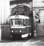 Navíc dodržování jízdních řádů pražských tramvají je jedna z mála věcí, kterou se můžeme my současní obyvatelé Prahy pochlubit. Jak už to bývá, každá mince má dvě strany.