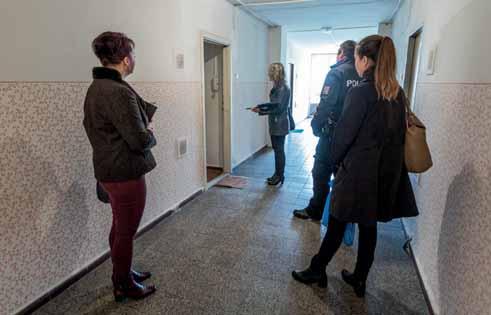 Z OBVODU Úředníci a policisté kontrolovali technický stav bytů, ověřovali počet nahlášených osob Koncem předchozího měsíce byla provedena kontrola v obytném domu na ulici Čujkovova 23, zda nájemci