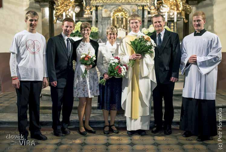 rozhovor 7 ( S rodinou po kněžském svěcení Především společenství lidí, kteří mají rádi Boha a pak samozřejmě slavení liturgie, zejména svátostí.