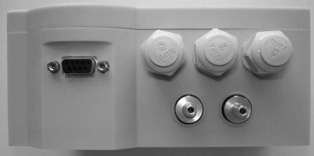 3.4 Čelní pohled USB (volitelné) výstupní signál relé napájení Tlakové vstupy USB výstup Port označení PIN Popis Napájení 1 Napájení přes USB port z PC D- bi-směrový 2 USB data negativní polarita D+