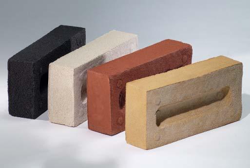 Díky tomu, že při výrobě není použit písek, jsou barvy intenzivnější a jasnější v závislosti na barvě hlíny.