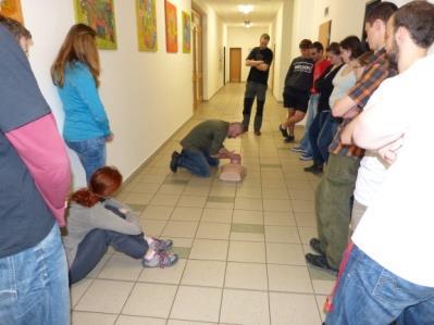 DALŠÍ VZDĚLÁVÁNÍ PEDAGOGICKÝCH PRACOVNÍKŮ (DVPP) Dům dětí a mládeže a Zařízení pro další vzdělávání pedagogických pracovníků průběžně připravuje a nabízí pro pedagogické pracovníky, ale i pro zájemce