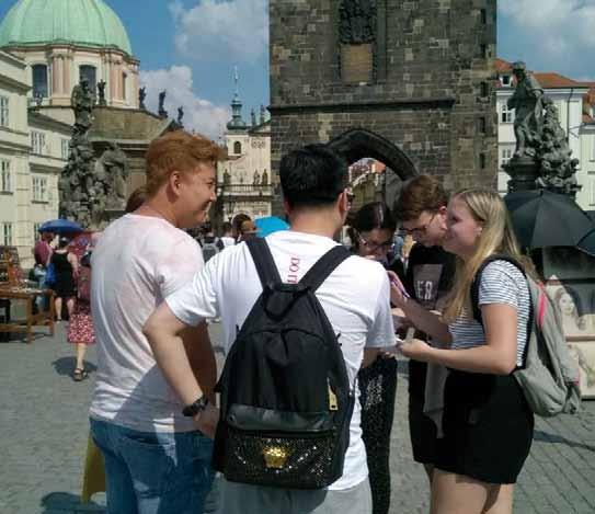 13 8.B na cestách Dne 4.6.2018 podnikla 8. B společně s paními učitelkami Navrátilovou a Frýbortovou výlet vlakem do Prahy.