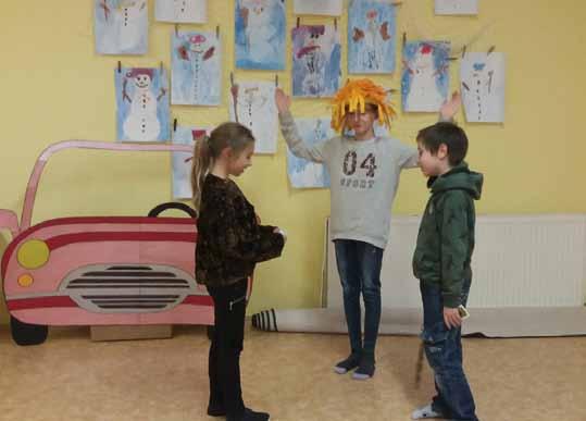 Pondělí původní plán, že budeme pokračovat ve stejné skupině a ve stejné hře vyšel jen z poloviny Já dramaťák jsem si tento školní rok moc užil.