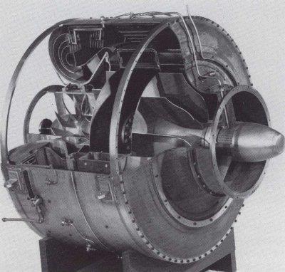 Hans von Ohain patentoval v Německu svůj proudový motor HeS 3B (viz. obr. 1.2) v roce 1936 a tento motor byl poprvé použit v roce 1939. Obr. 1.2 Motor Heinkel HeS 3B [14] Později vytvořil Anselm Franz motor Junkers Jumo 004 (viz.