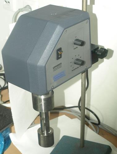 3. Praktická část 3.1 Soustava pro experimentální vylučování povlaků Specifické podmínky provozu Ni P lázně si vyžadují navržení specializovaného pracoviště pro pokovení zkušebních vzorků.