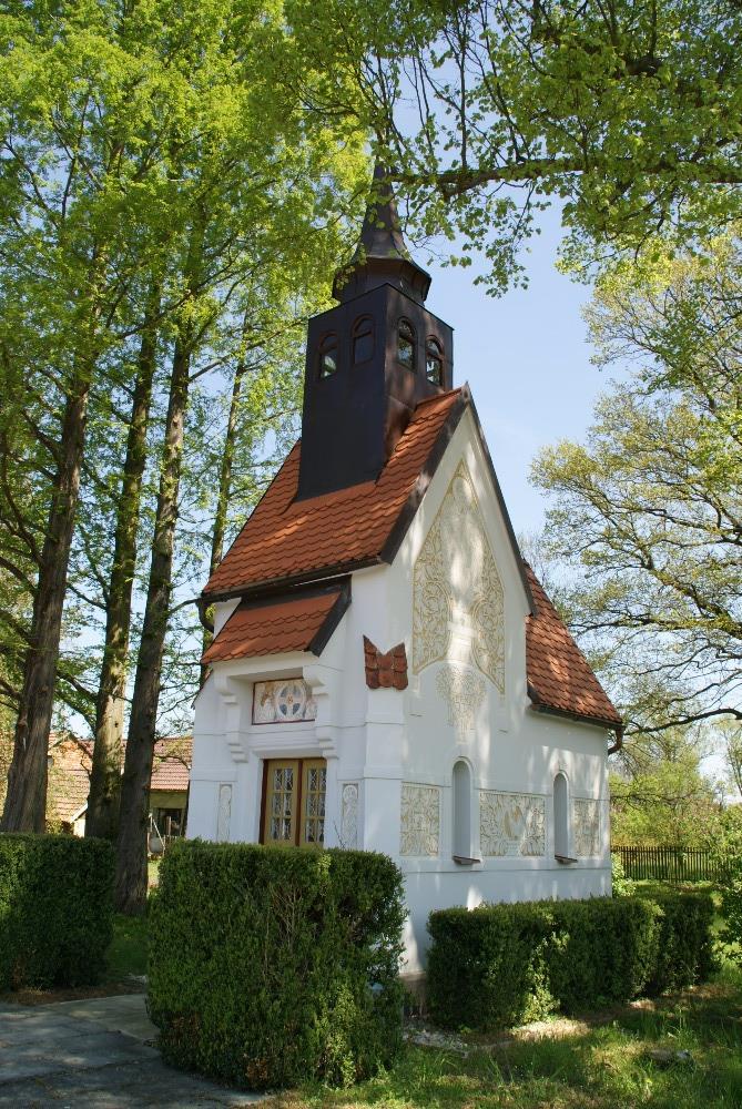 Z tohoto celkového počtu občanů bylo 557 obyvatel ve věku 15 65+, zbylé zastoupení představují děti do věku čtrnácti let.