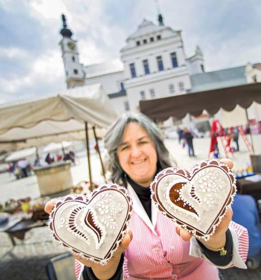 3 Tradice Pardubicka 3 Tradice Pardubicka Perníková chaloupka Cykloturistika na Pardubicku Sportovní rybaření Neodmyslitelnou součástí Pardubicka je pardubický perník.