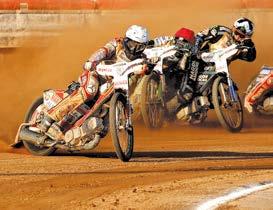 3 Tradice Pardubicka / Sport na Pardubicku Zlatá přilba Czech Open Pardubický hokej Olympijský park Pardubice Pardubice na bruslích Sport na Pardubicku S tradicemi Pardubicka zdaleka nekončíme.