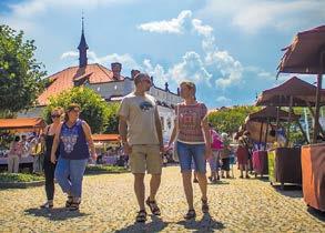 3 Tradice Pardubicka / Lázeňství na Pardubicku Lázně Bohdaneč Pavilon Gočár Magdalénská pouť (Město Lázně Bohdaneč) Lázeňská promenáda Lázeňství na Pardubicku Městečko nedaleko Pardubic, které