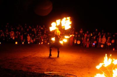 průvodu, a nakonec jsme si společně ozdobili adventní věnce.