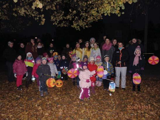 Uspávání broučků K tradičním a oblíbeným akcím Mateřské školky v Morkovicích patří Uspávání broučků ve třídě Sluníček.