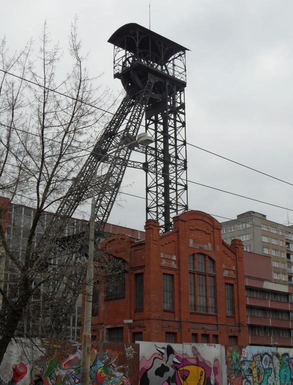 probíhala postupná likvidace dolu a do roku 1975 již sloužila pouze větrací jáma pro Vítězný únor, poté došlo k jejímu úplnému odstranění a likvidaci.