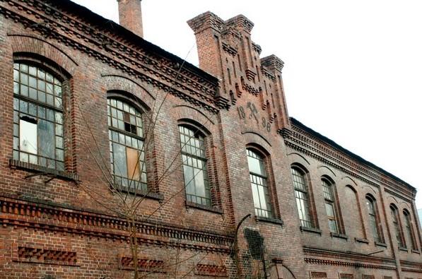 Původně urbanisticky a architektonicky náročně komponovaný areál (Obr. 5.2-16 a Obr. 5.2-17).