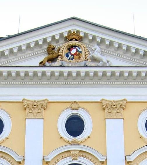 ZÁMECKÝ AREÁL (ZÁMEK A LOVECKÝ ZÁMEČEK) Kontakt: info@zameksilherovice.cz; tel: +420 599 500 100, +420 777 007 937; www.zameksilherovice.cz Zámecký areál v zeleni anglického parku má nejrozsáhlejší zámecký park na teritoriu českého Slezska.