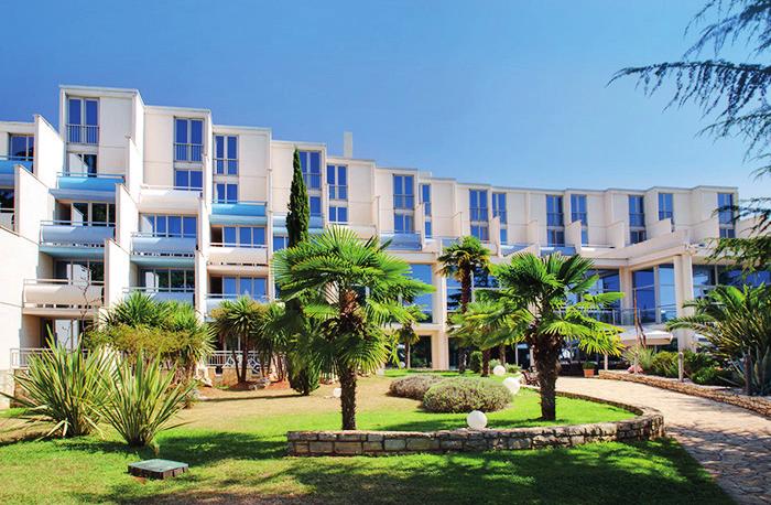 ChoRVATsko > Poreč hotel valamar Crystal Pical Sunny Hotel by valamar 15 % do 14. 1. 15 % do 31. 1. 200 venkovní bazén Poloha: moderní rodinný hotel umístěný v borovicovém háji, cca 850 m od centra Poreče.