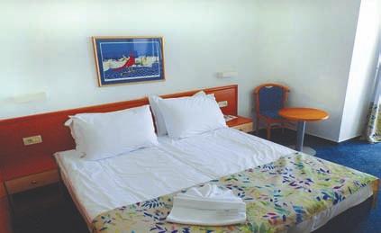 2018 + + Hotel BLUESUN ALGA rodinné pokoje 50 Poloha: Doporučujeme pro rodiny s dětmi moderně zařízený hotel Bluesun Alga a hotel Bluesun kaštelet tvořící jeden ubytovací komplex, nacházející se na