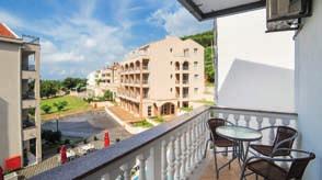 V místě je vybudovaná cyklostezka Drvenik - Gradac v délce 27 km. VybaVení: restaurace, WI-FI ZDARMA, bar, terasa, parkoviště, v blízkosti market. Aparthotel nemá výtah.