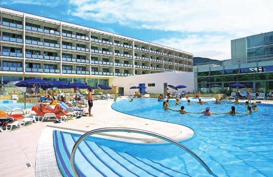 StraVoVání: služby All INClUSIVE - plná penze formou bufetu, pozdní snídaně - kontinentální, odpolední občerstvení, pozdní snack, cooking show.