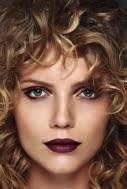 KURZY DEKORATÍVNEJ KOZMETIKY VIZÁŽISTICKÝ BASIC KURZ s Pierre René a NEE make-up Milano Naučíte sa správnu aplikáciu make-upu, líčenia očí, obočia a pier, a ich dokonalé prepojenie Cena kurzu: 30 Na