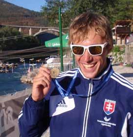 do 23 rokov. Vo večernej súťaži hliadok 3xK1, ktorá končila pod umelým osvetlením krátko pred 21.30 h, pridal spolu s Michalom Bártom a Matúšom Hujsom bronzovú medailu.