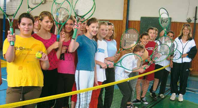 detského tenisu, čo však vyžaduje dobrú spoluprácu medzi klubmi a školami. Žiaľ, musíme konštatovať, že efektívna spolupráca sa vyskytuje iba ojedinele.