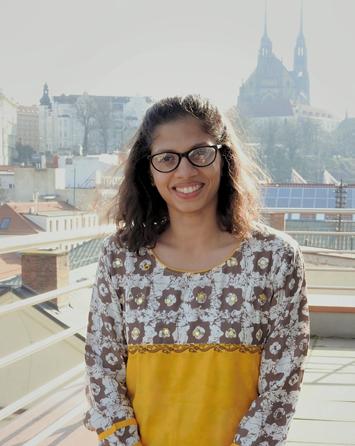 PRATIKSHA BHAT, 29 LET, MAISÚR PŘÍRODNÍ VĚDY Pocházíte z Indie. Co jste tam studovala? Vystudovala jsem biotechnologii a zrovna jsem na cestě k získání doktorátu. Proč jste se stala vědkyní?