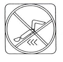 Pro jízdu po skluzavce nemohou být na oblečení žádné ostré kovové prvky. Je nutné respektovat bezpečnostní značky u vstupu na skluzavku.