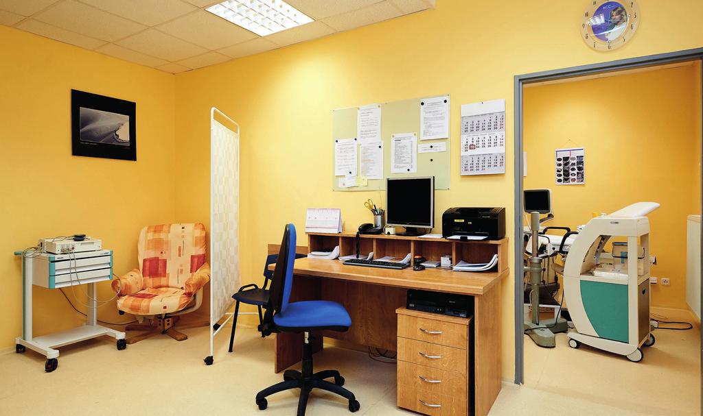 Přehled našich ambulancí Ambulance v suterénu budovy D (tel.: 312 575 126) Pondělí Úterý Středa Čtvrtek Pátek 7.00 12.00...CTG kardiotokografie 13.00 14.30...Ambulance dětské gynekologie 9.00 14.30...Všeobecná ambulance 13.