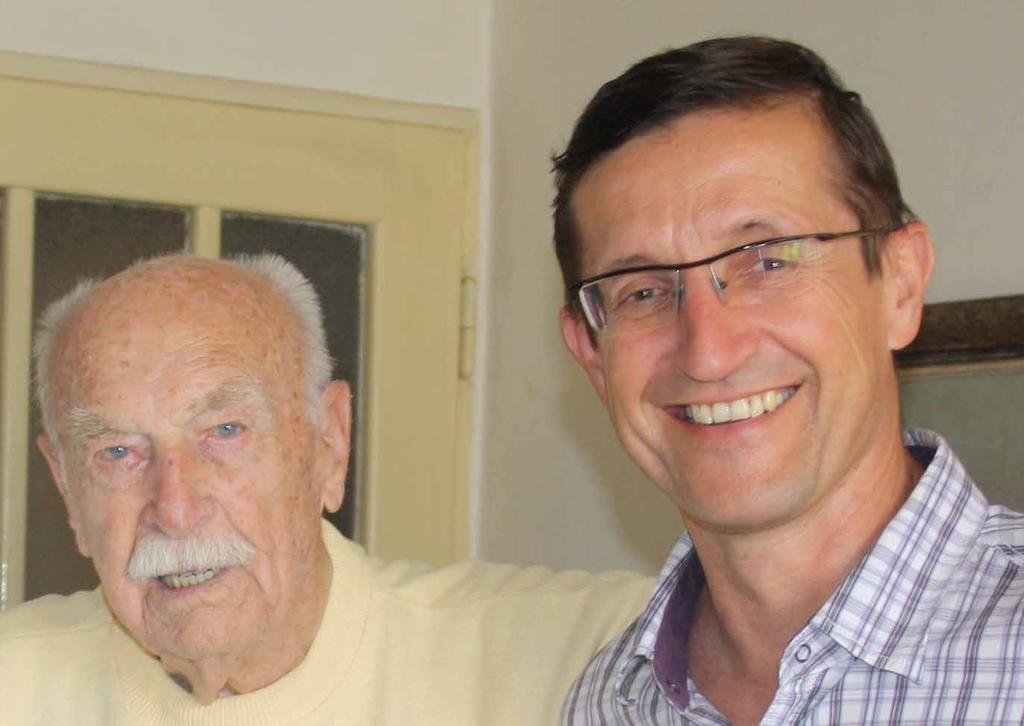 OSOBNOST Jakub Bažant se sokolskou legendou Jaroslavem Kozlíkem v den 105.