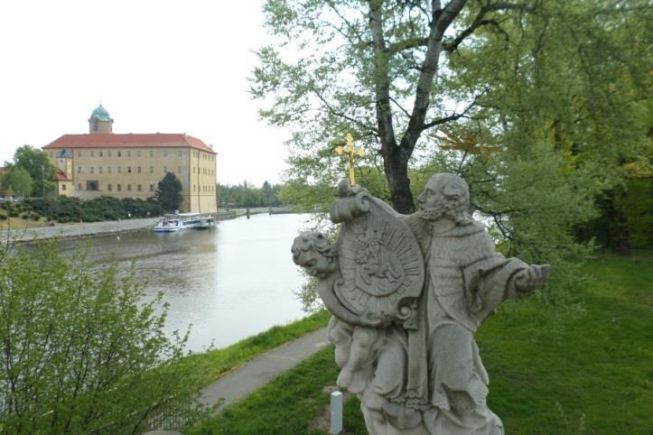 Následoval