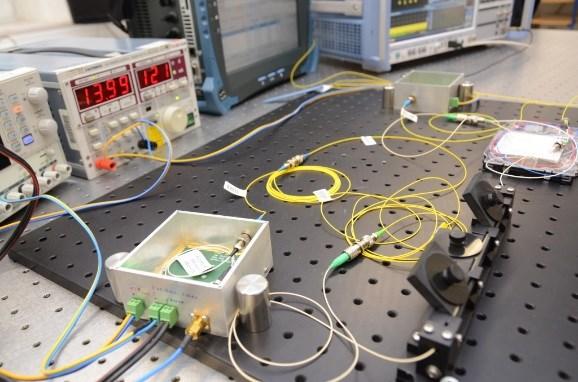 Radiová a optická technika Povinně volitelné předměty Mikrovlnná měření Rádiová navigace Bezdrátové technologie a senzorové sítě Mikrovlnné obvody CAD ve VF technice